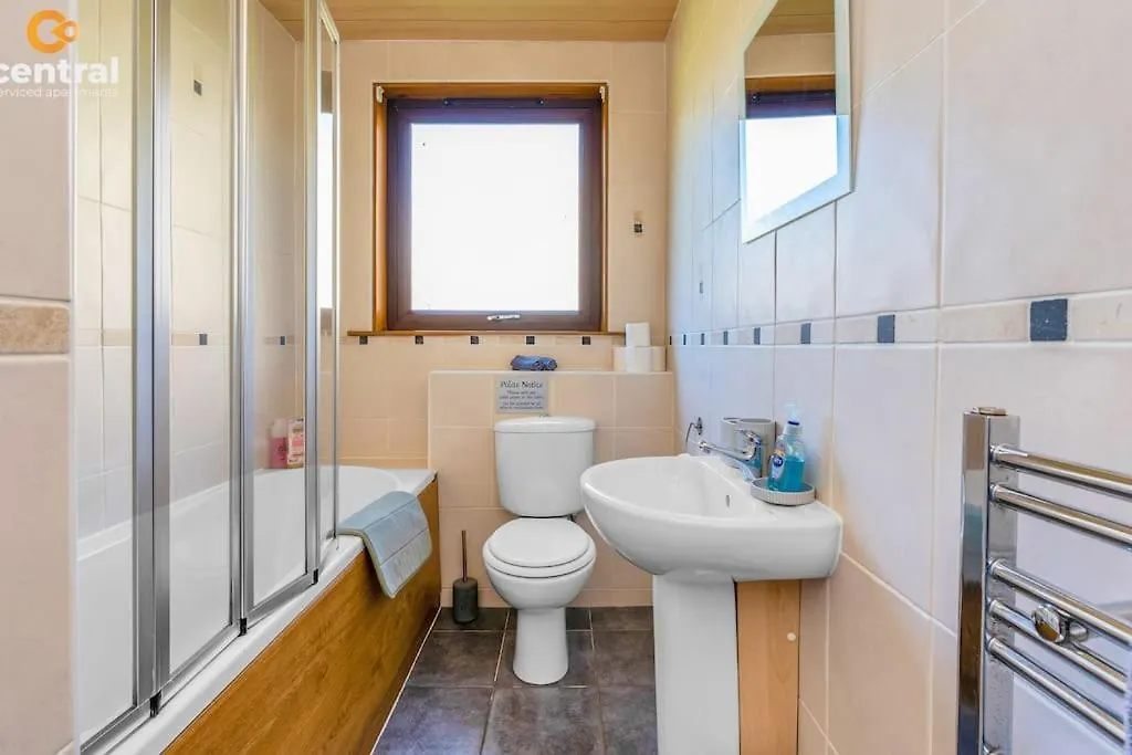 Central Serviced Apartments - Info Only Listing - Contact Us For Long Term Stays At Central Short Lets - 30 Plus Properties Available Νταντί